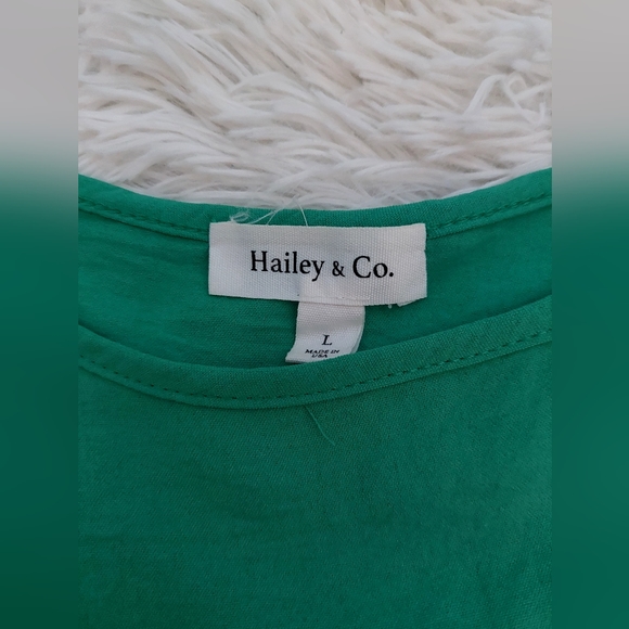 Green Ruffled Layer Top size Large - Picture 5 of 5